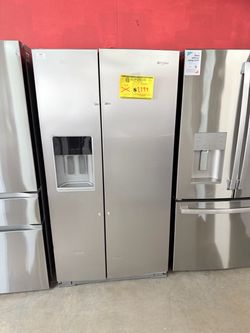 Whirlpool Side-by-Side Refrigerator with Ice and Water Dispenser