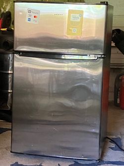 Amana Mini Fridge $75