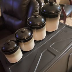 Countertop canisters