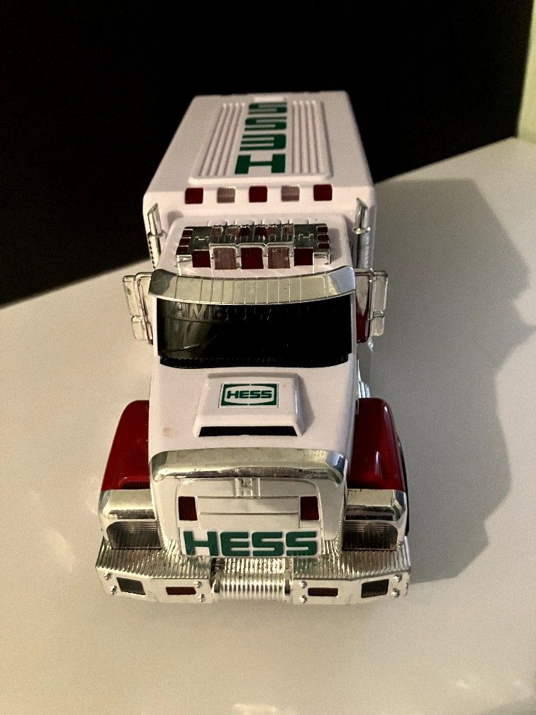 2020 Hess Ambulance Emergency Vehicle Truck Lights & Sounds