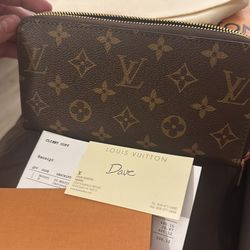 100% Authentic Louis Vuitton Zippy  Wallet