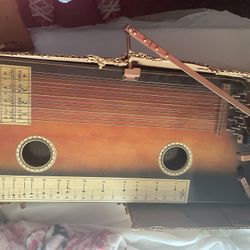Tremoloa Hawaii instrument