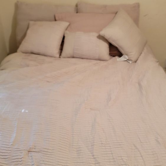 Full Bed Set For Sale