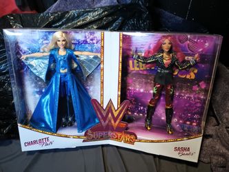 SDCC 2017 Exclusive WWE Superstars Charlotte Flair and Sasha Banks Dolls Mattel