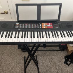 Yamaha PSR- F57 KEYBOARD
