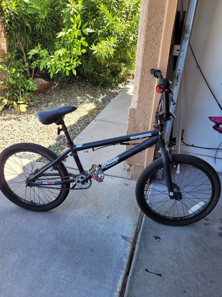 Boys BMX Mongoose Brawler Bike Bicycle 