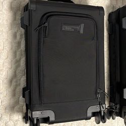 2 Dagne Rover Onyx Suitcase 