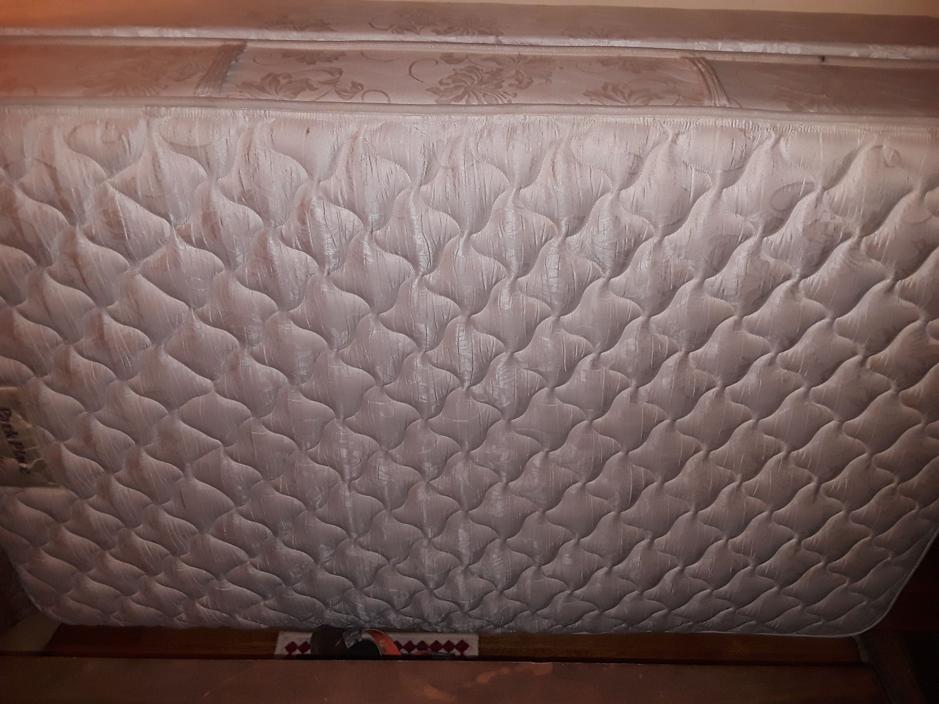 Devenger by Park Place twin mattress and boxspring set