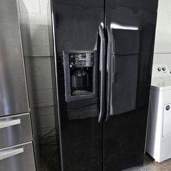 GE REFRIGERATOR.  36"