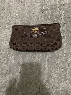 Brown coach cleft purse *zipper broken but zips*