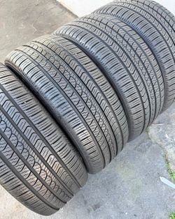🎖245 50 19 Pirelli Tires Con 80% de Vida Las 4