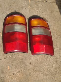 Suburban Tahoe Yukon Tail Light Pair