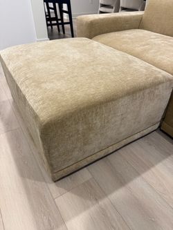 CB2 Faible Ottoman