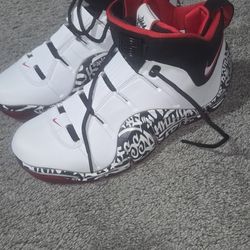 Nike LeBron 17 Graffiti 