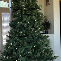 Christmas Tree  7.5 FT