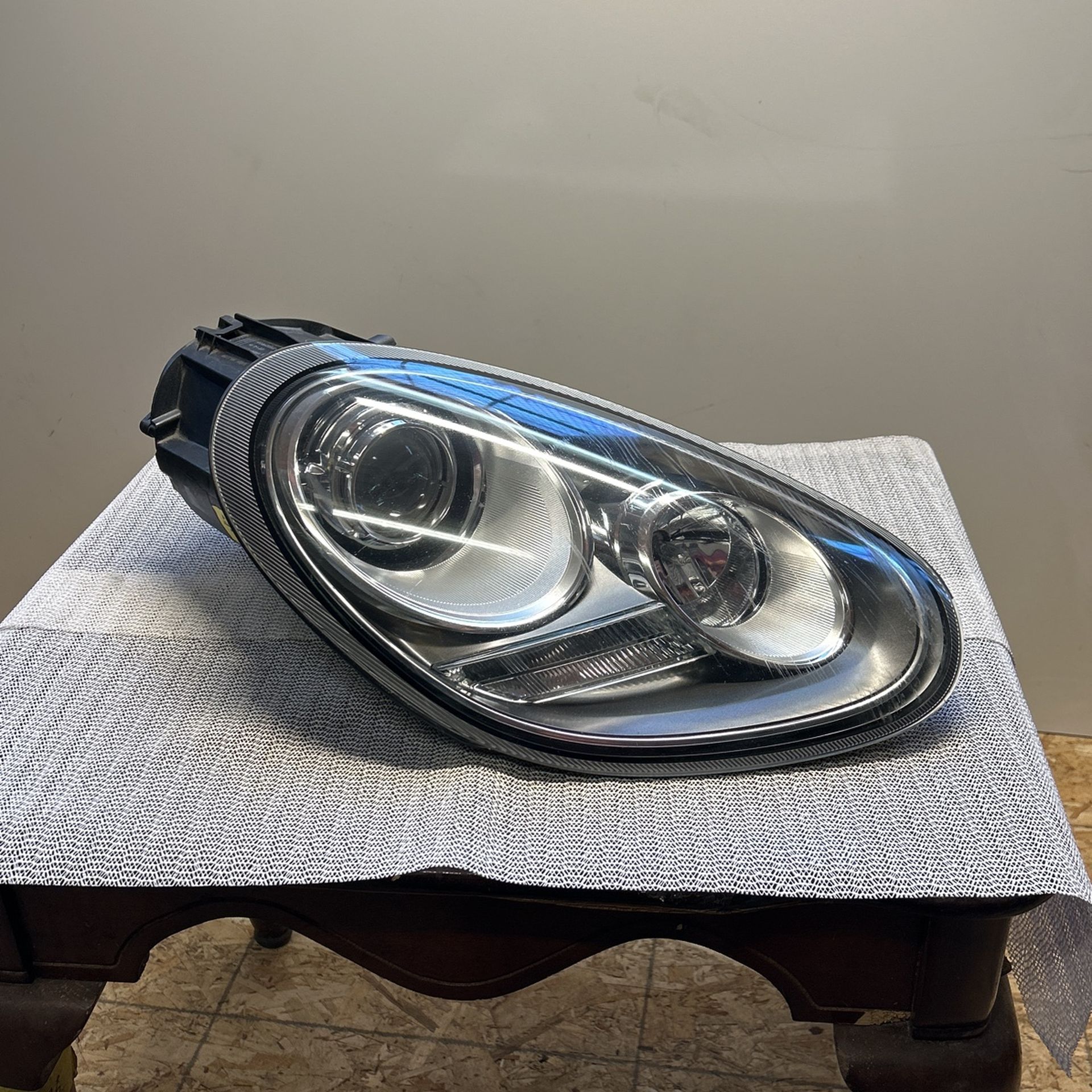 2009 - 2012 Porsche Boxster Cayman Headlight Right Passenger OEM