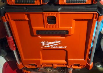 Milwaukee packout rolling cart
