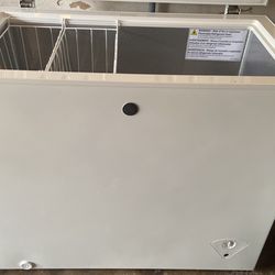 GE Chest Freezer 7.0 cu. ft. Top Freezer $275