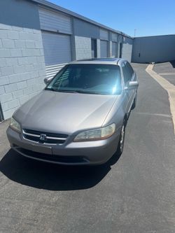 2000 Honda Accord EX Sedan – Clean Title – Ice Cold A/C – Fresh Smog