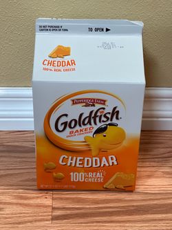 Goldfish Cheddar Cheese Crackers 27.3 oz Carton