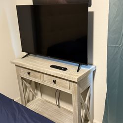 43 In Smart Tv And Tv Stand 