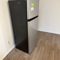 Working Fridge $100