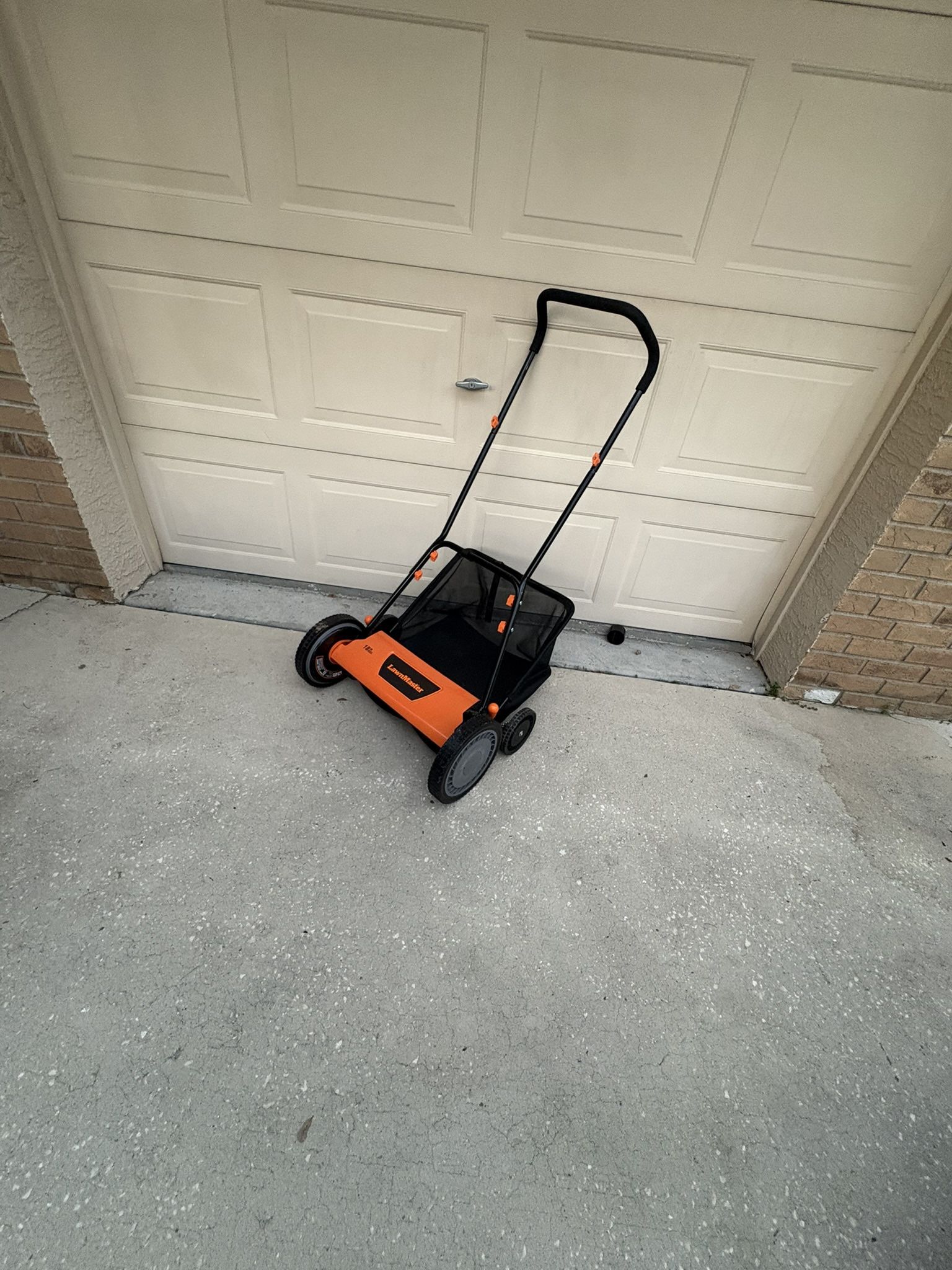 LawnMaster 18” Push Reel Lawn Mower