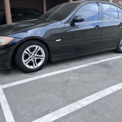 2008 bmw 328i Sports Sedan-(Black on Black)