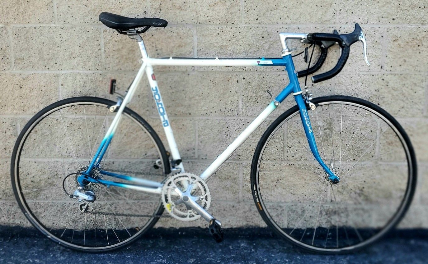 Yokota
58cm Road Bike - Shimano 105 - Lightweight Steel Frame - Ready to Ride