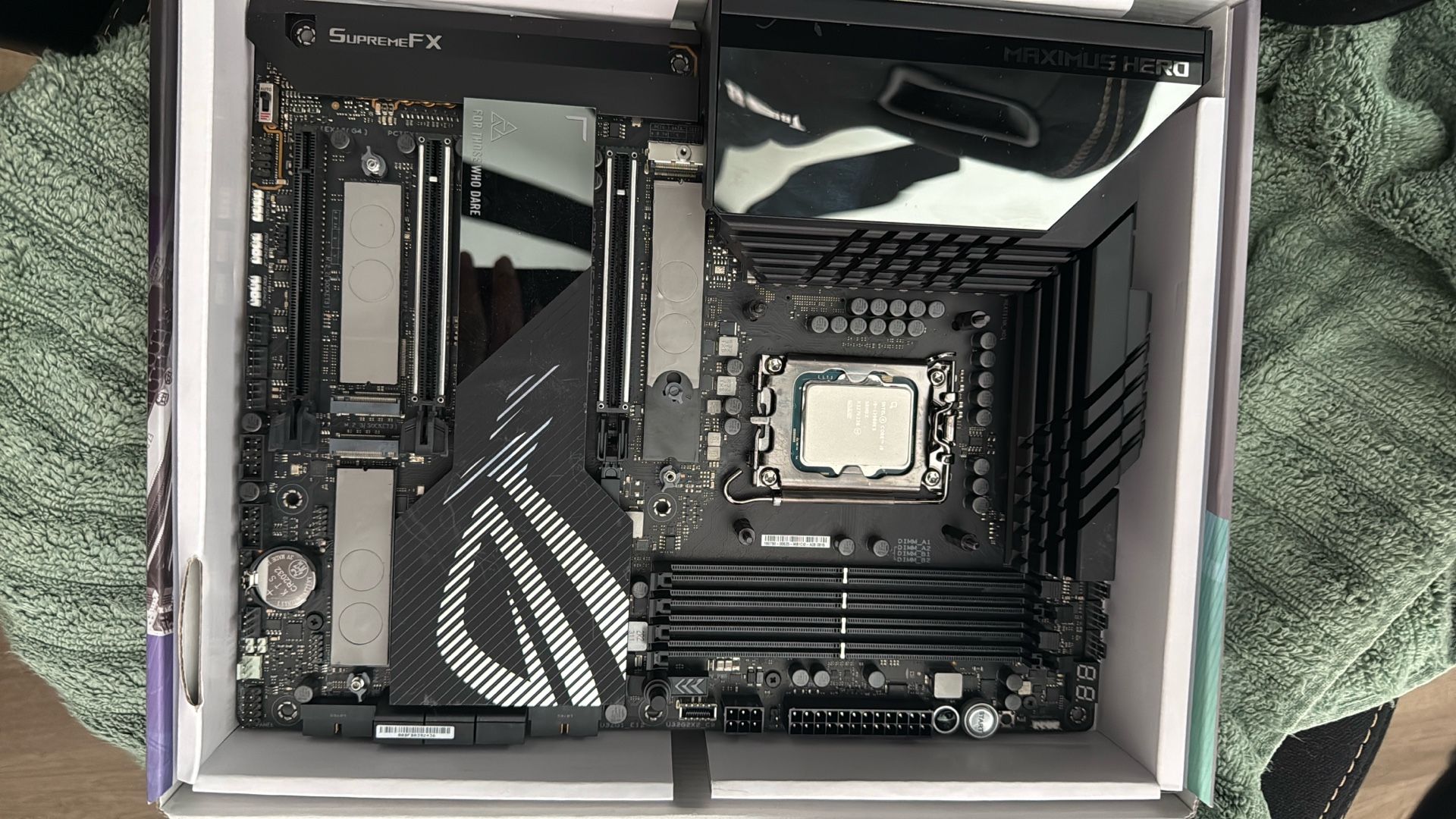 Mother board - ASUS MAXIMUS Z790 HERO + I9 13900Ks