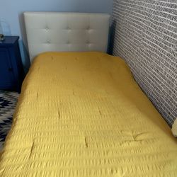 Twin size bed (Headboard and Frame)