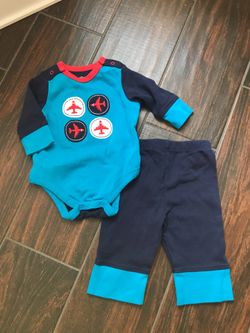 3 month airplane outfit