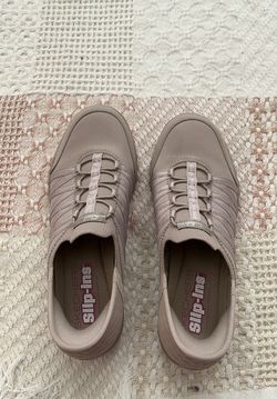 Women’s sketchers slip on shoes