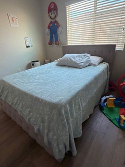 Tufted Upholstered Bed Frame with Headboard