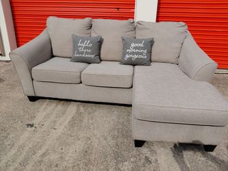 Couch/Lounge (delivery available)