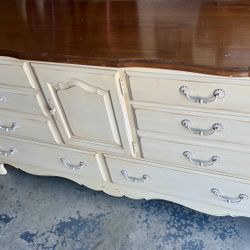 Ethan Allen Dresser