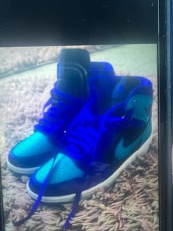 Air Jordan 1 mid ladies size 8 new