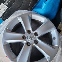17" Oem Wheel Toyota Rav4 