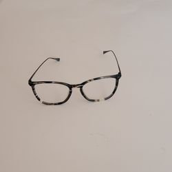 Koali Morel 20050K 54x18x140 NN4 Eyeglasses Frame. Made in France.
Pre-owned, good shape, you need your own lenses.
Gray Black tortoise frame