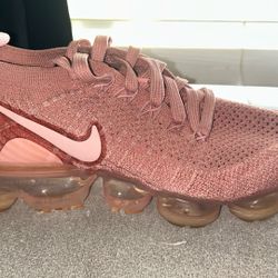 Women’s Size 7 Nike Rust Pink Flynit Vapormax 2