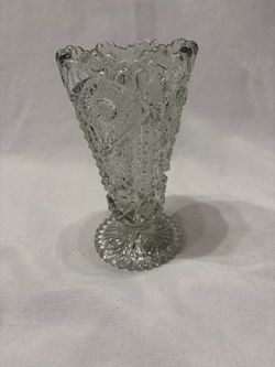 Vintage Imperial Glass Vase~6.25"H x3.25"W