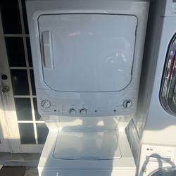 GE Laundry Washer And Dryer 27”W