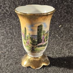 Rare Find! Vintage East Germany Porcelain Souvenir BUTCHERT GARDEN VICTORIA BC Vase