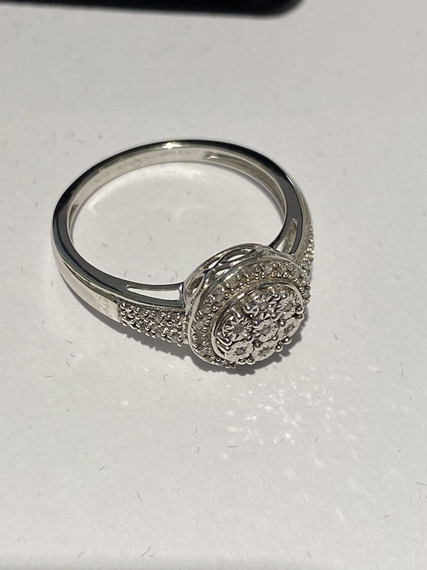 Beautiful Ladies Silver Ring with Real Diamonds Size 7.25