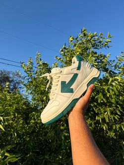 Men’s Off White Sneakers (11M)