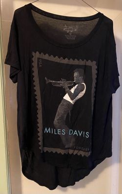 Miles Davis USPS Forever Postage Stamp Women's T-shirt SZ Medium