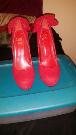 Red Bow Heels