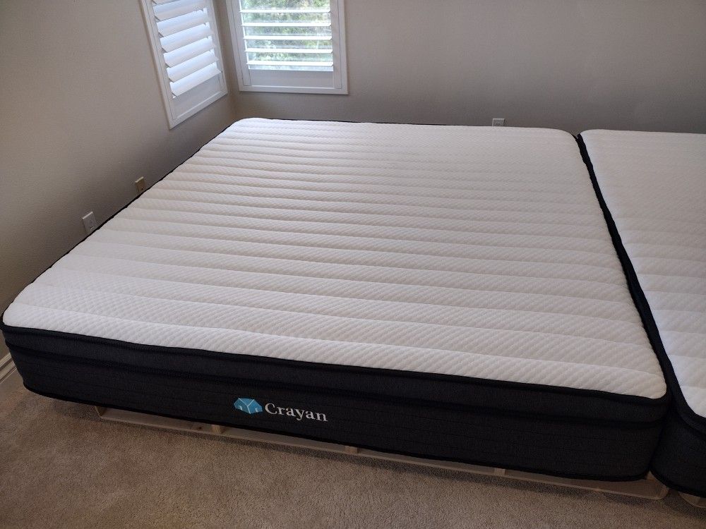 King Mattress, 12 Inch, 9 months used, clean