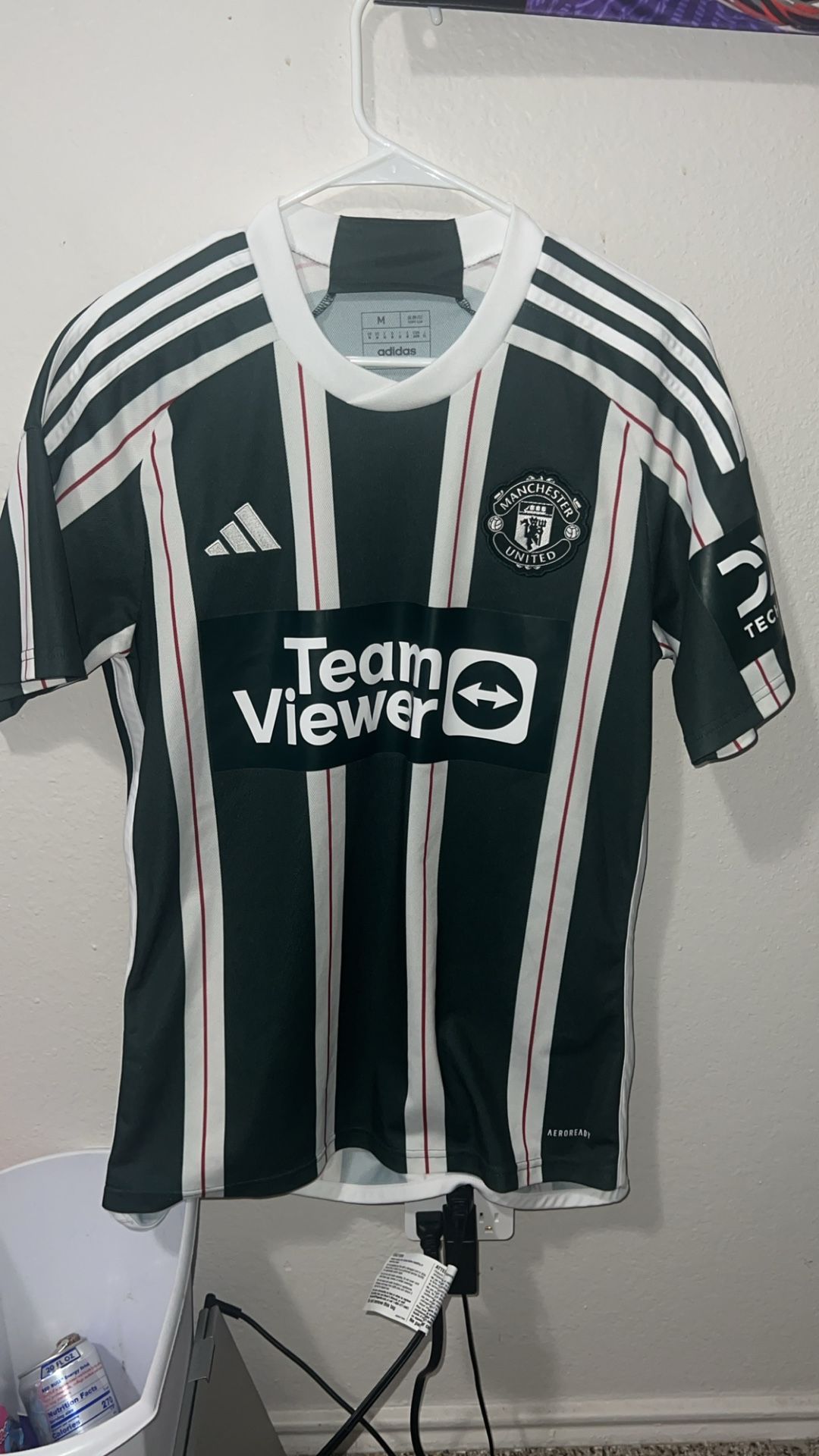 Manchester united Jesey (away)