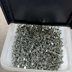 Box Of Nails   /   Caja De Clavos 